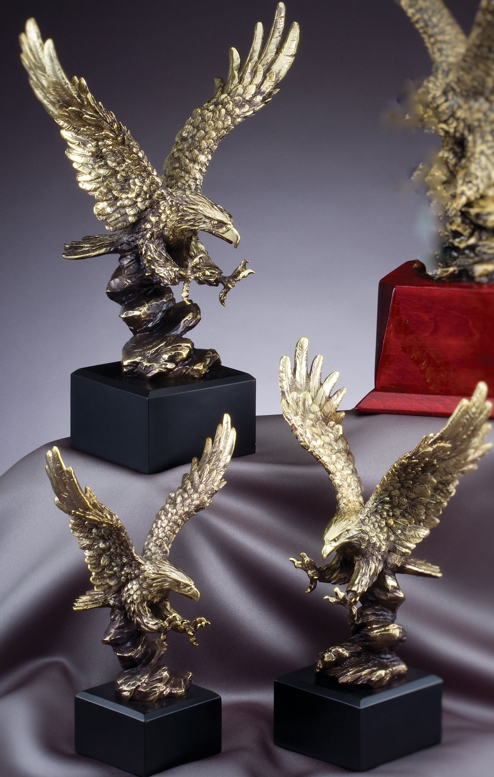 Landing Eagle Sculpted Gallery Resin BJs Trophy